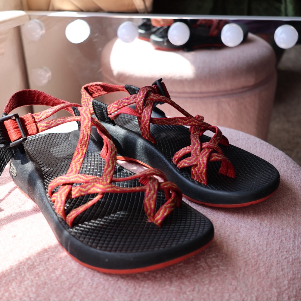 Chaco Black and Pink Adventure Sandals